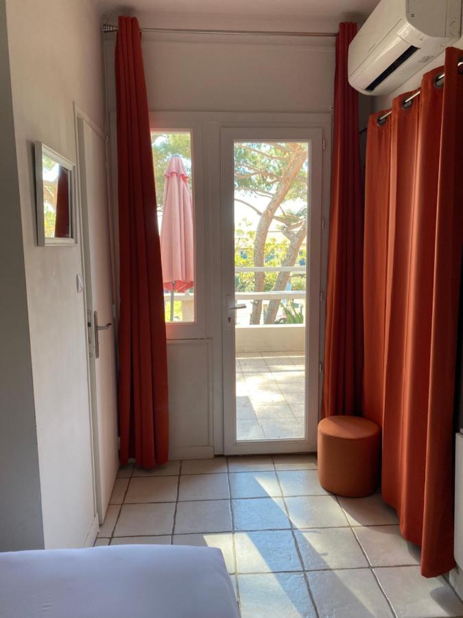 Logis Hotel Restaurant Le Kalliste Hyeres Exterior photo