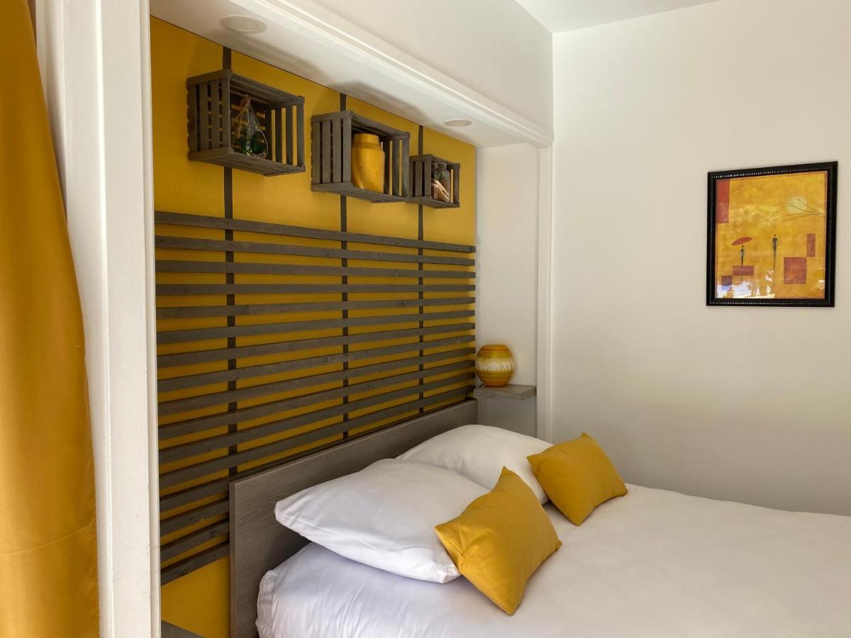 Logis Hotel Restaurant Le Kalliste Hyeres Exterior photo