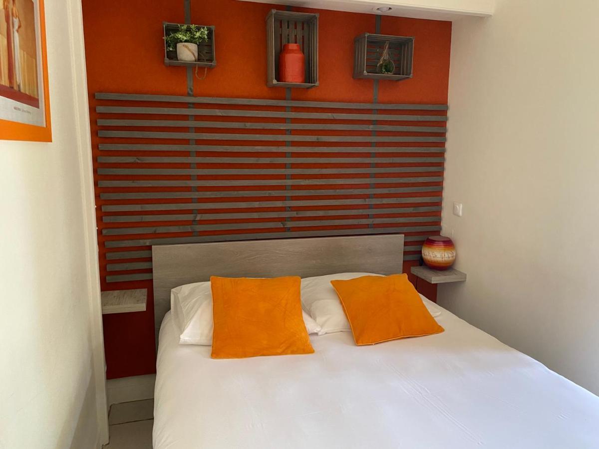 Logis Hotel Restaurant Le Kalliste Hyeres Exterior photo