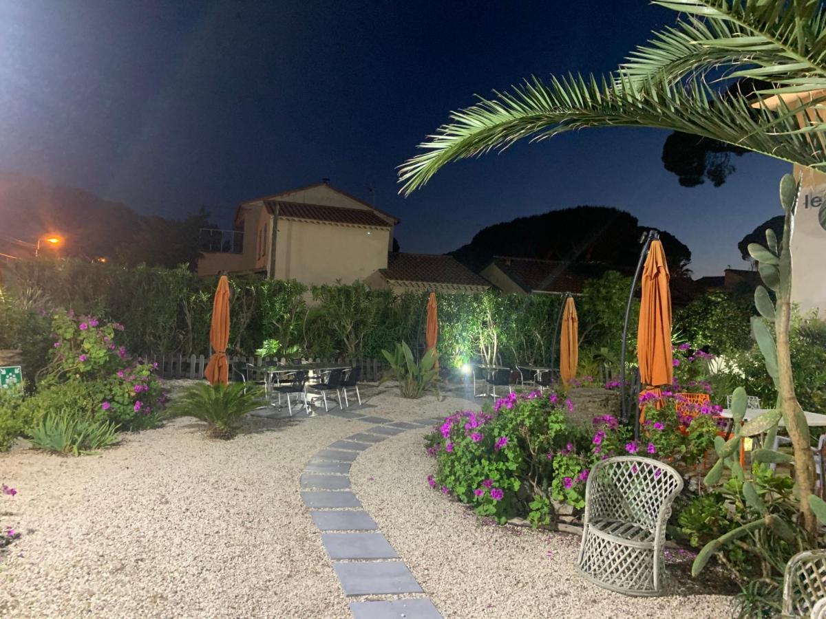 Logis Hotel Restaurant Le Kalliste Hyeres Exterior photo