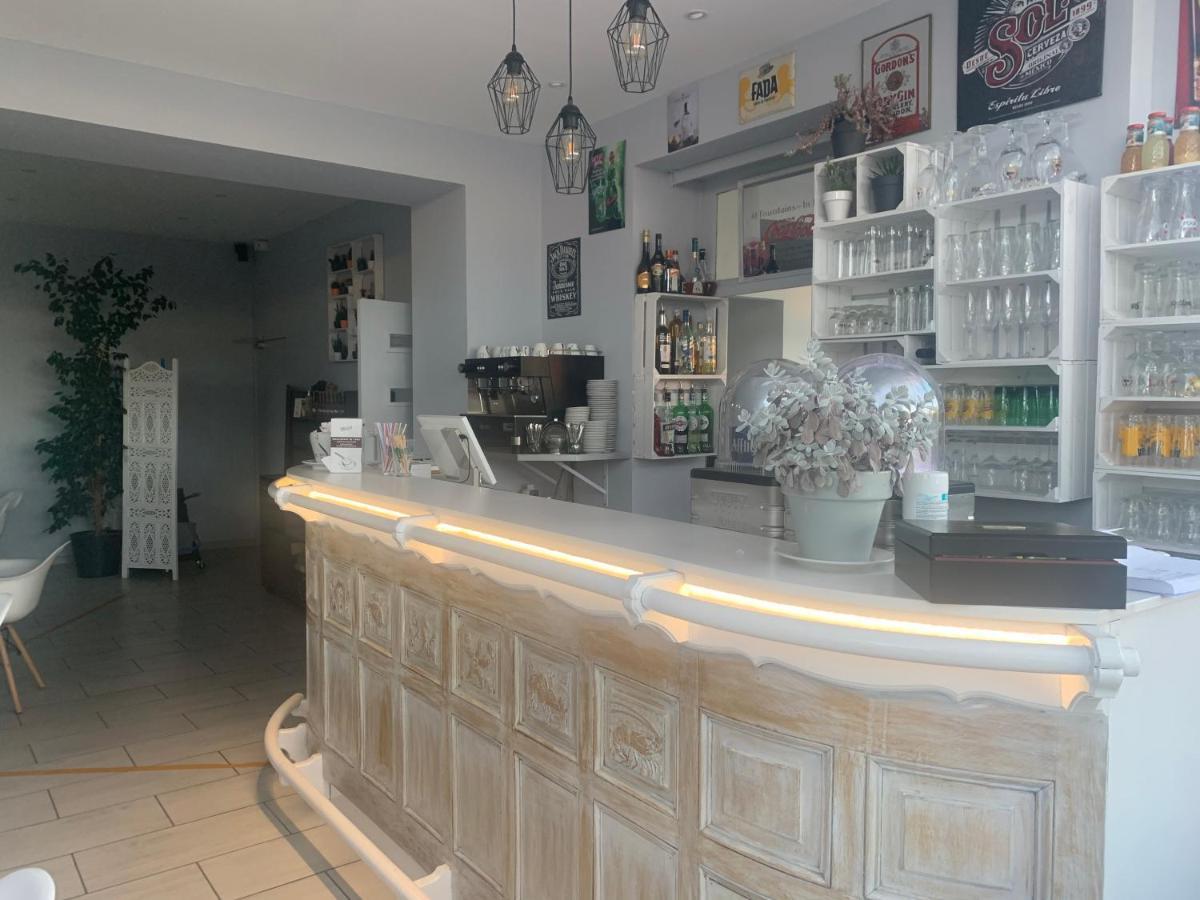 Logis Hotel Restaurant Le Kalliste Hyeres Exterior photo