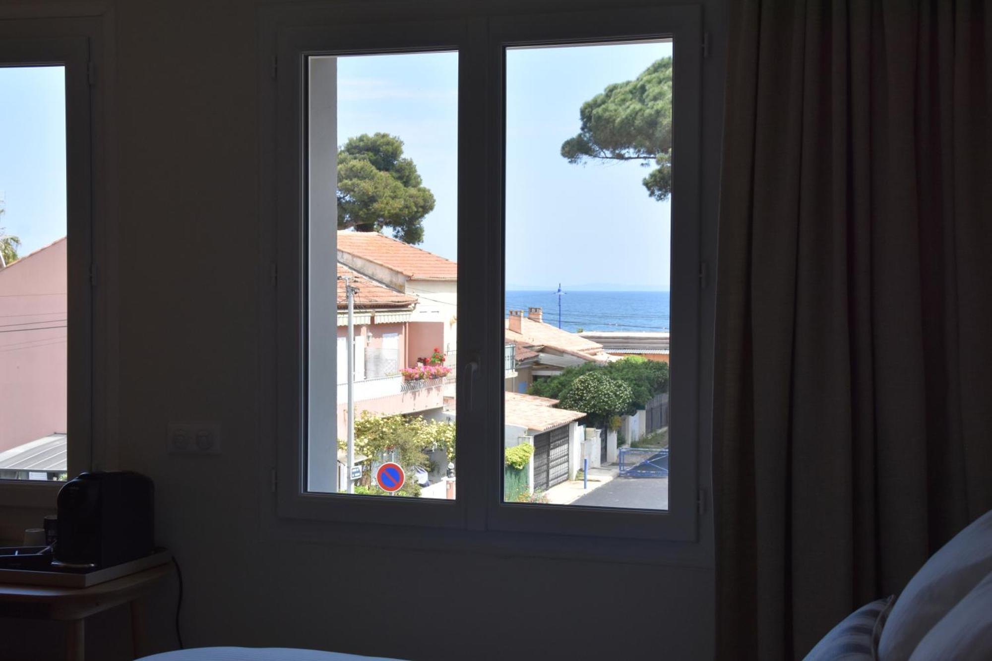 Logis Hotel Restaurant Le Kalliste Hyeres Exterior photo