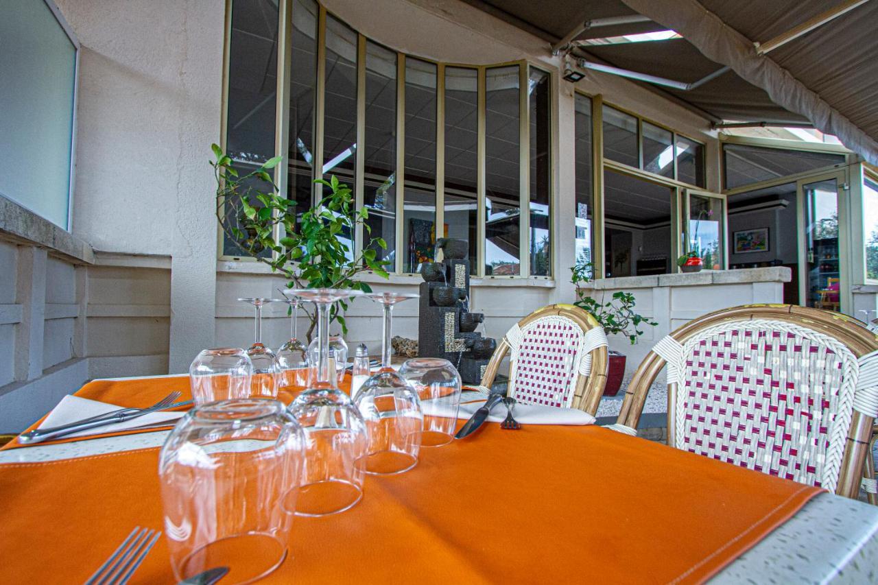 Logis Hotel Restaurant Le Kalliste Hyeres Exterior photo