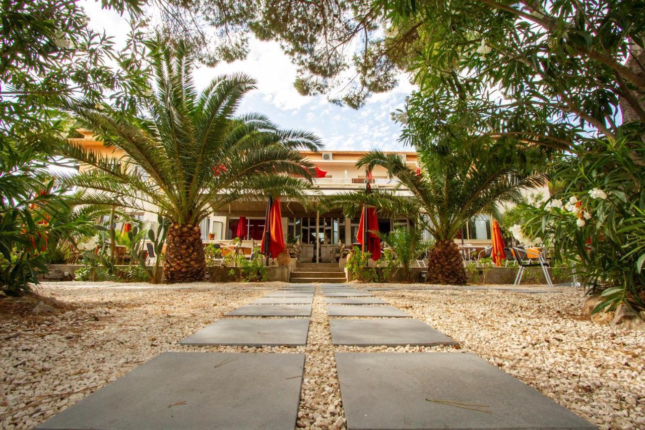 Logis Hotel Restaurant Le Kalliste Hyeres Exterior photo