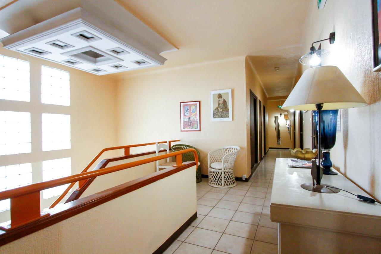 Logis Hotel Restaurant Le Kalliste Hyeres Exterior photo